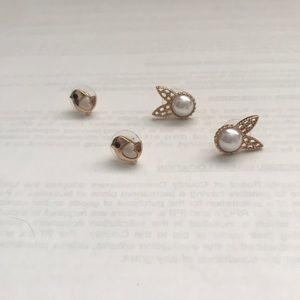 Set of earrings